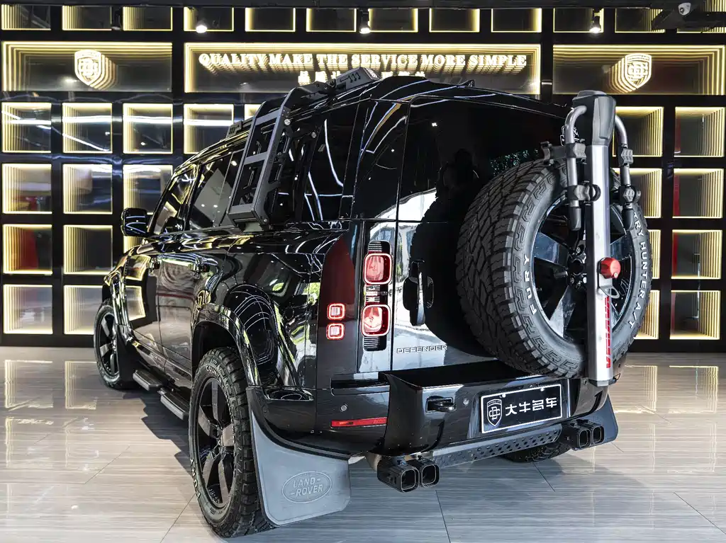 Land Rover Defender 110 3.0 T P400 X-DYNAMIC HSE