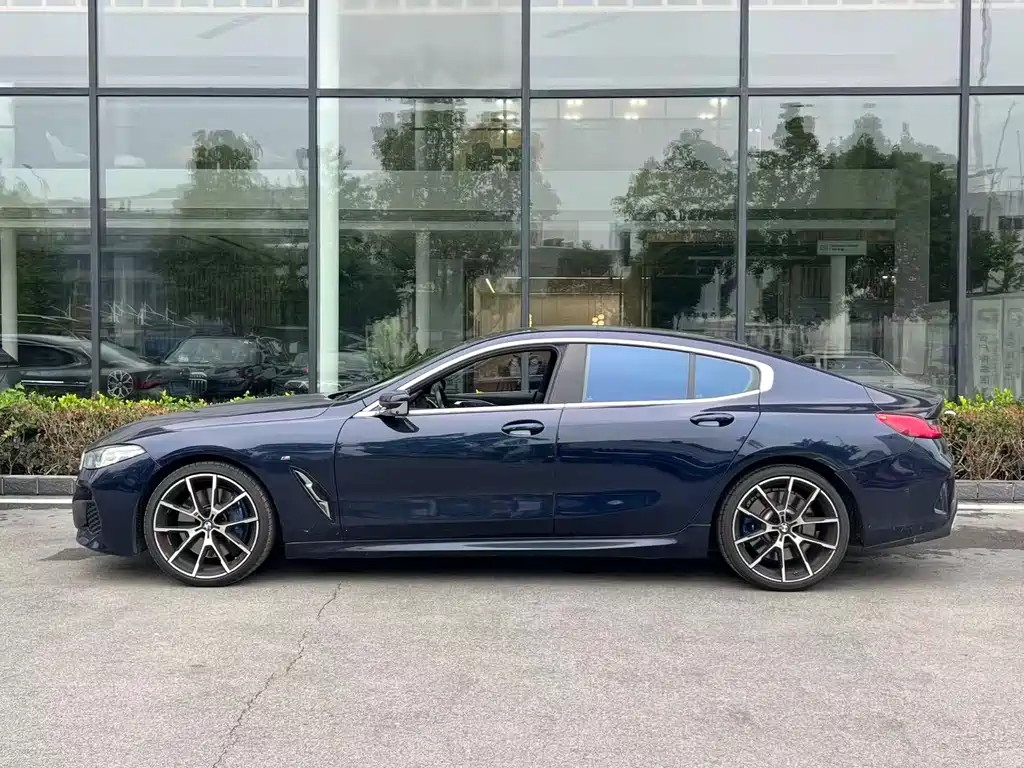 BMW 8 Series 840 i xDrive 4-door Coupe M Sport Package