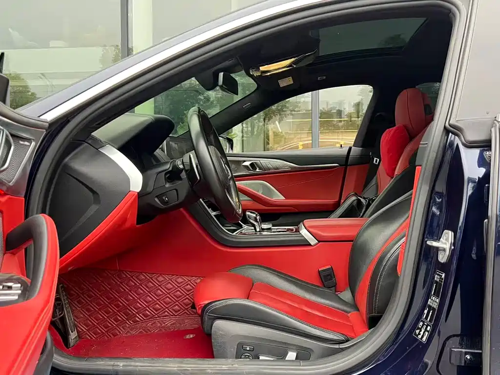 BMW 8 Series 840 i xDrive 4-door Coupe M Sport Package