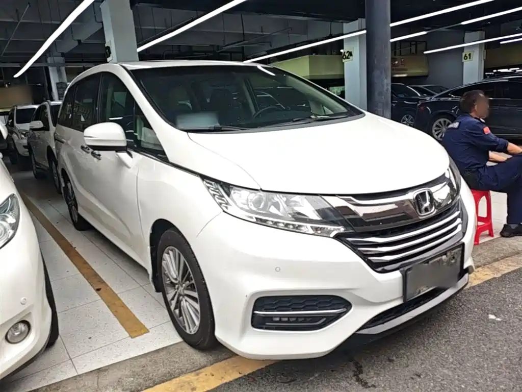 Odyssey 2.4 L Luxury
