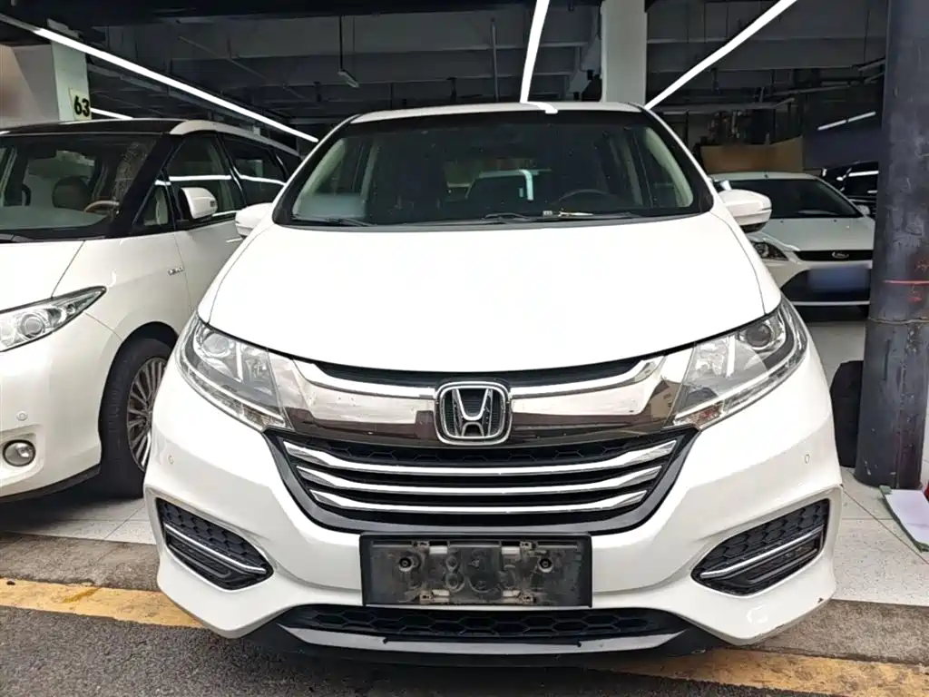 Odyssey 2.4 L Luxury
