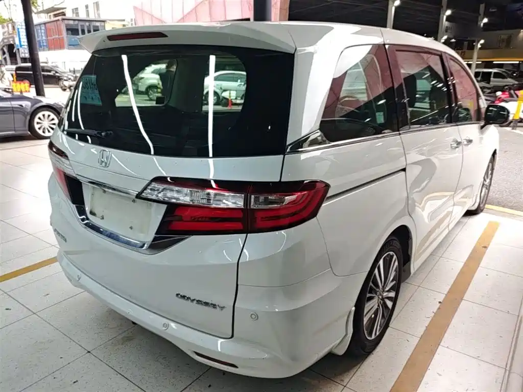 Odyssey 2.4 L Luxury