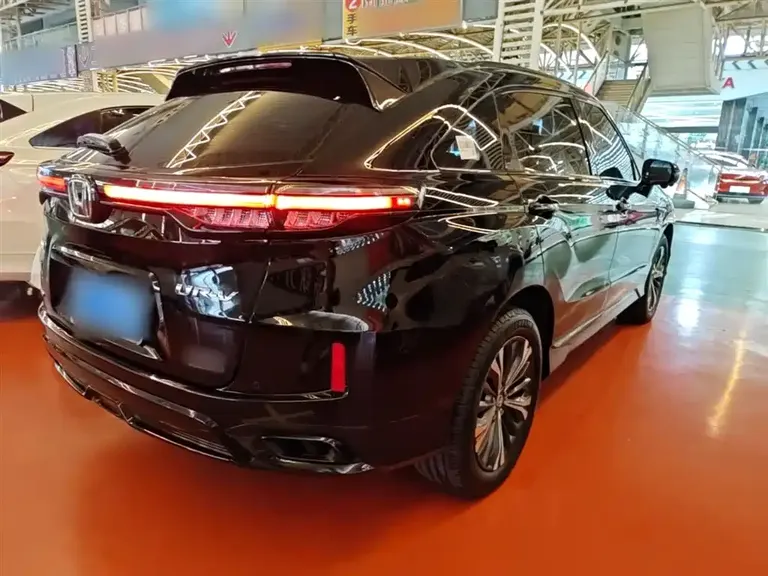 Honda UR-V 370 TURBO 4 WD Premium