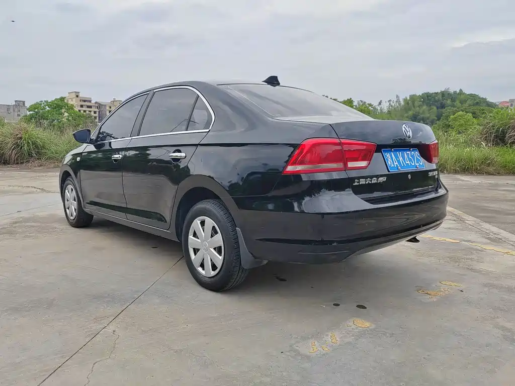 Santana 1.6 L Auto Style