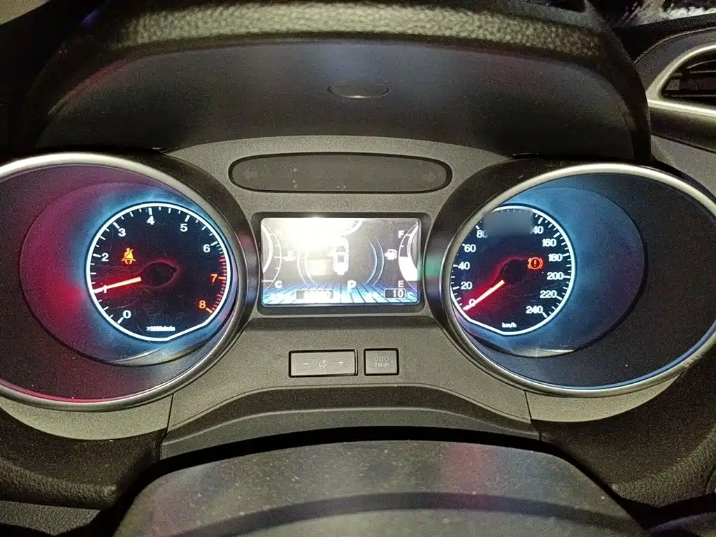 Yuan 1.5 L Auto Cool Dazzle Connected