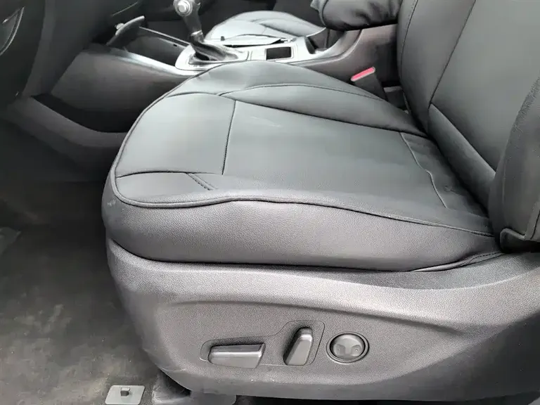 Kia Sorento 索兰托 2016款 索兰托L 2.4 L 汽油4 WD定制版 7座 国V