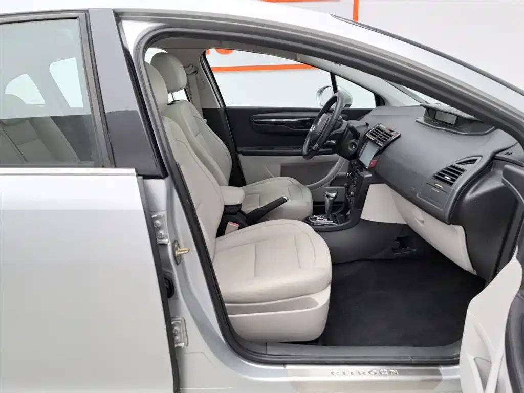 C-Quatre Sedan 1.6 L Auto Taste Enjoyment