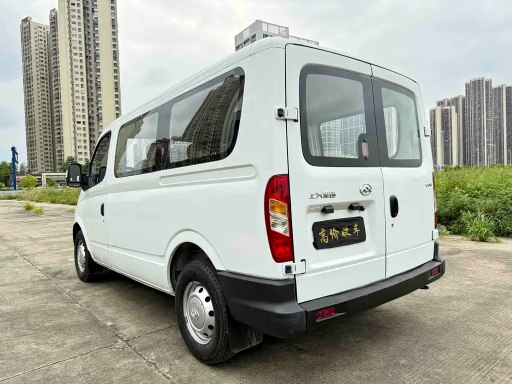 Xintu V80 新途V80 2019款 2.0 T Plus 6挡手动傲运通短轴超低顶5/6座