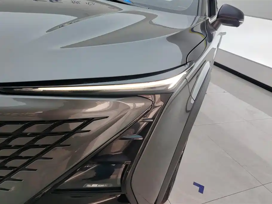 Changan UNI-T 2.0 T Distinguished