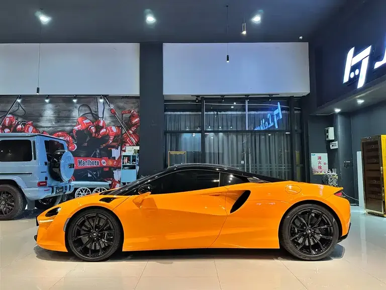 McLaren Artura 3.0 T Hybrid Standard