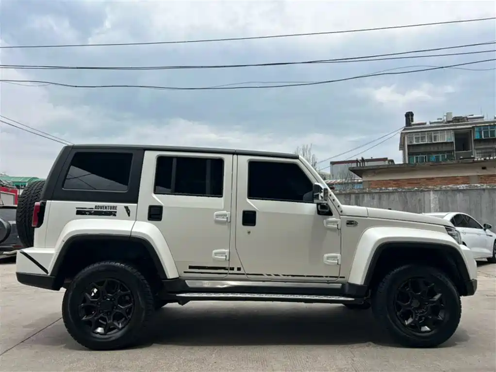 BAIC BJ40 2.0 D Auto 4 WD Blade Hero Swordsman