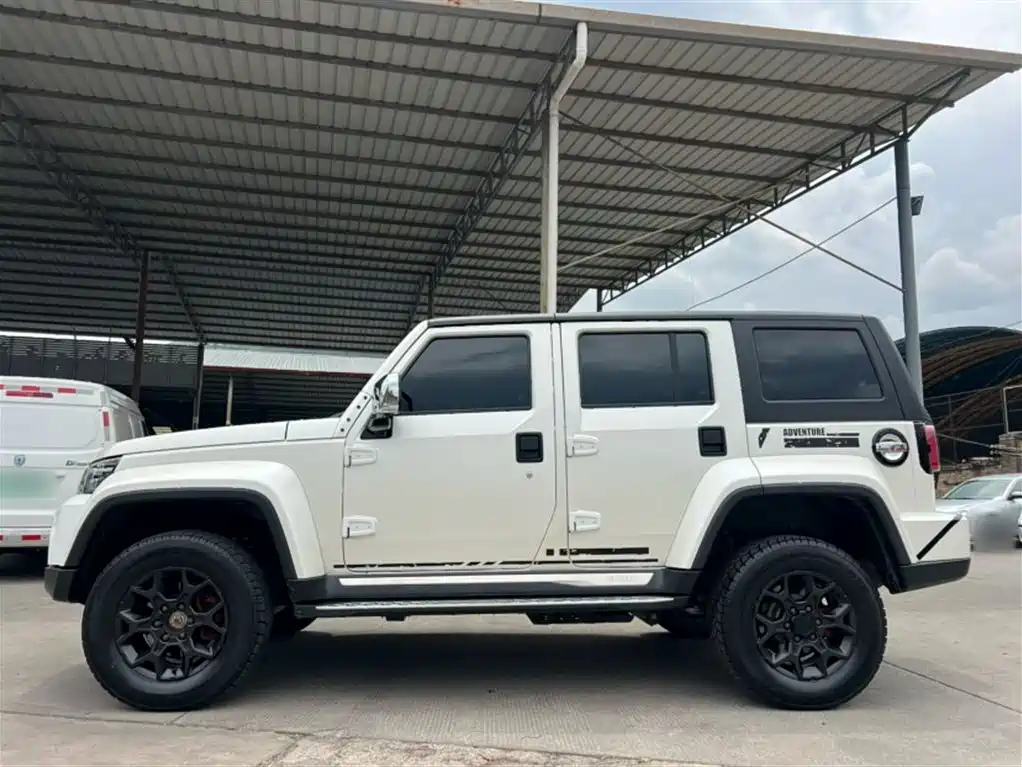 BAIC BJ40 2.0 D Auto 4 WD Blade Hero Swordsman