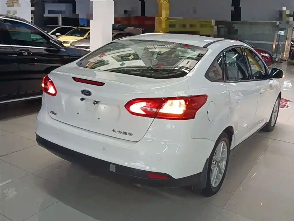 Focus Sedan 1.6 L Auto Style