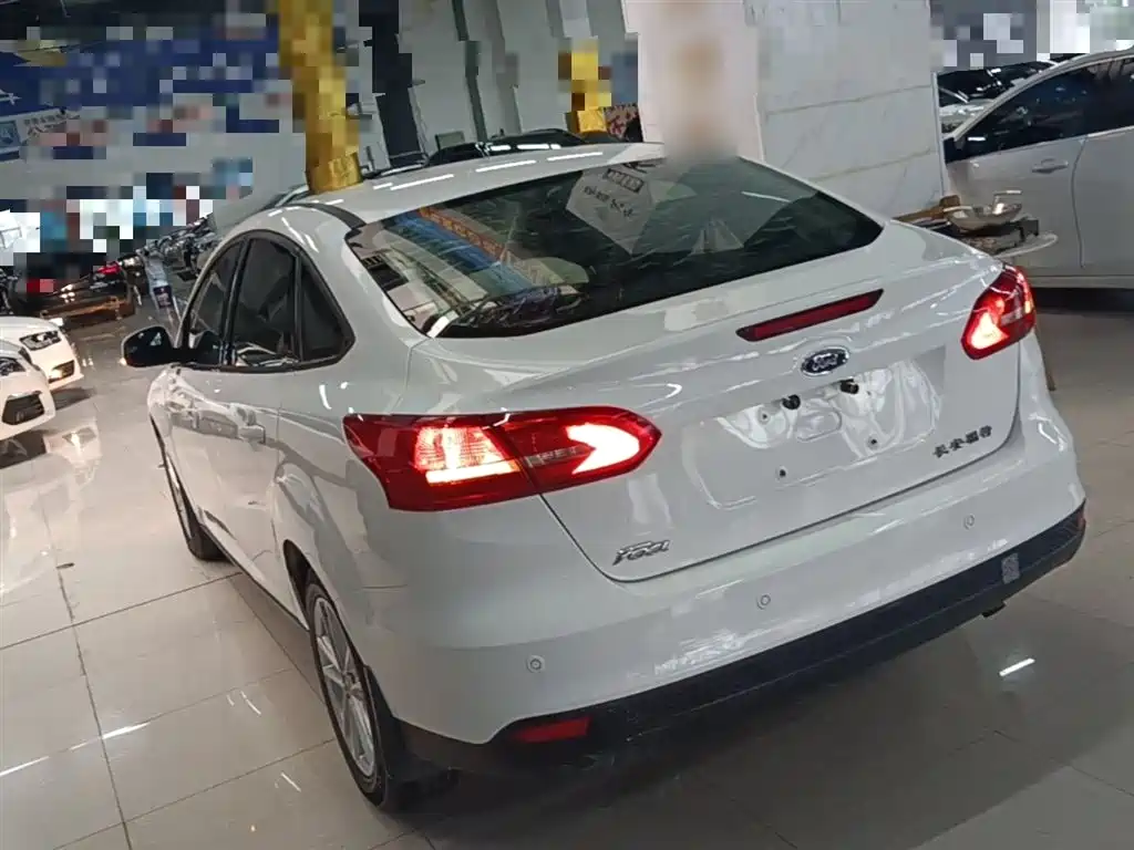 Focus Sedan 1.6 L Auto Style
