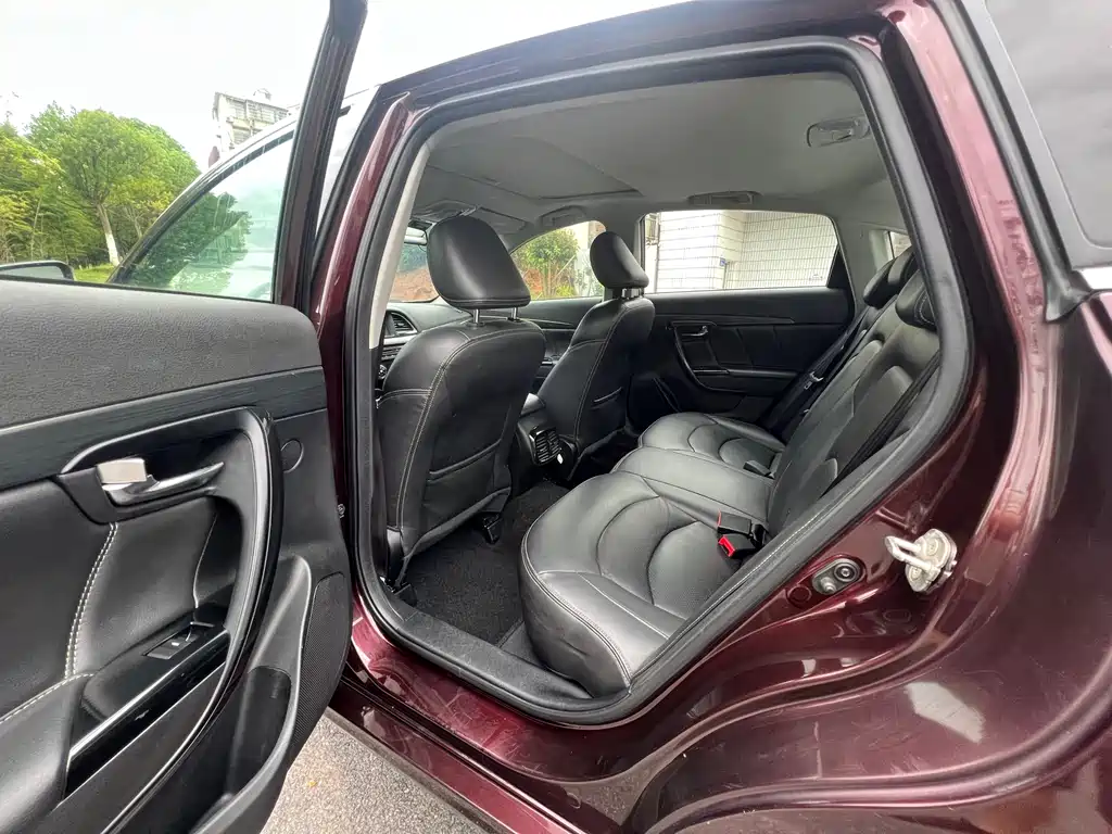 Trumpchi GA6 传祺GA6 2015款 1.8 T DCT至尊型