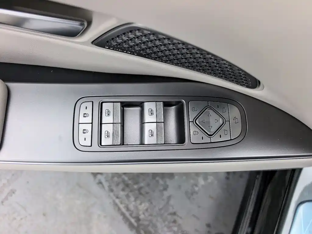 Han L 汉L 2025款 DM-i 200 KM激光雷达尊享型