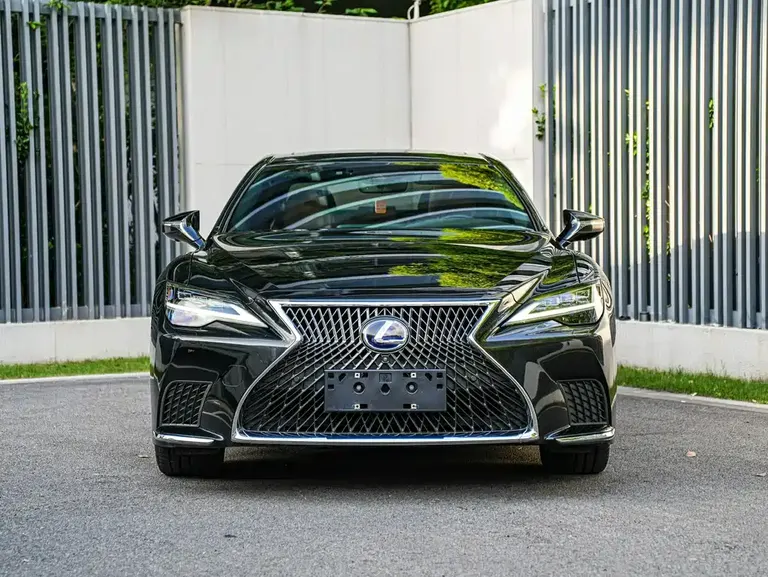 Lexus LS 500 h Outstanding