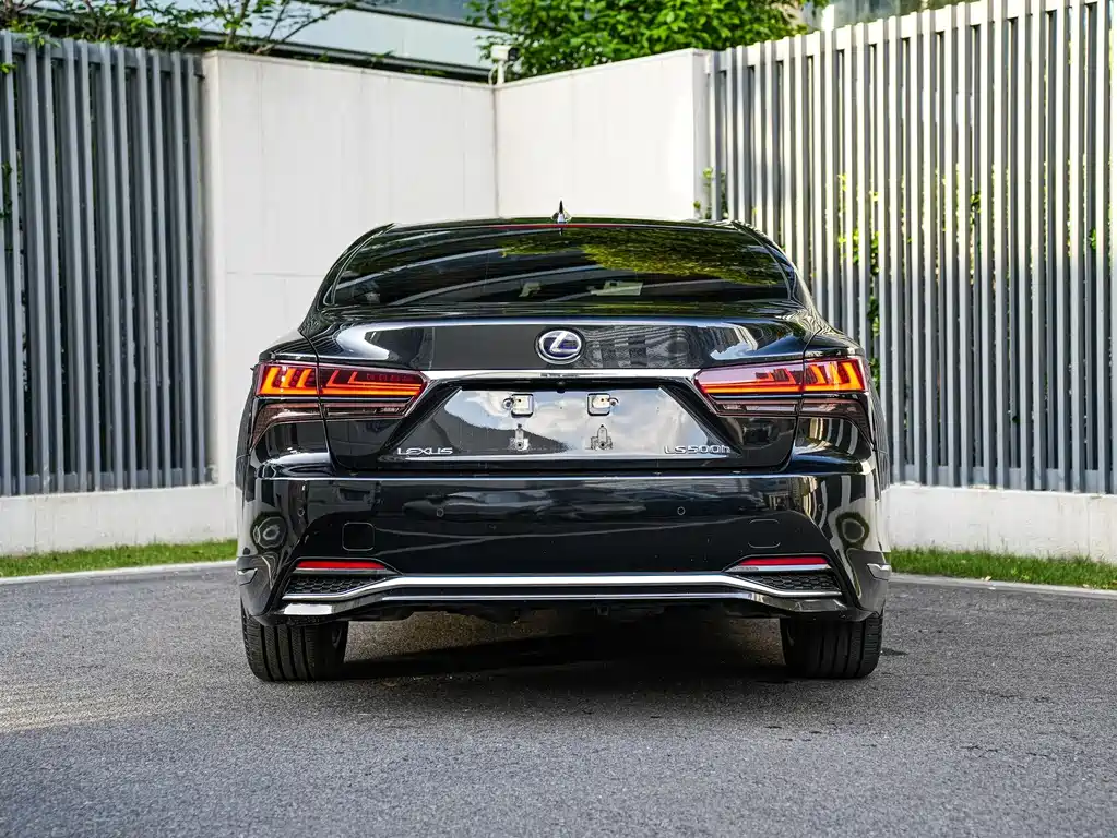 Lexus LS 500 h Outstanding
