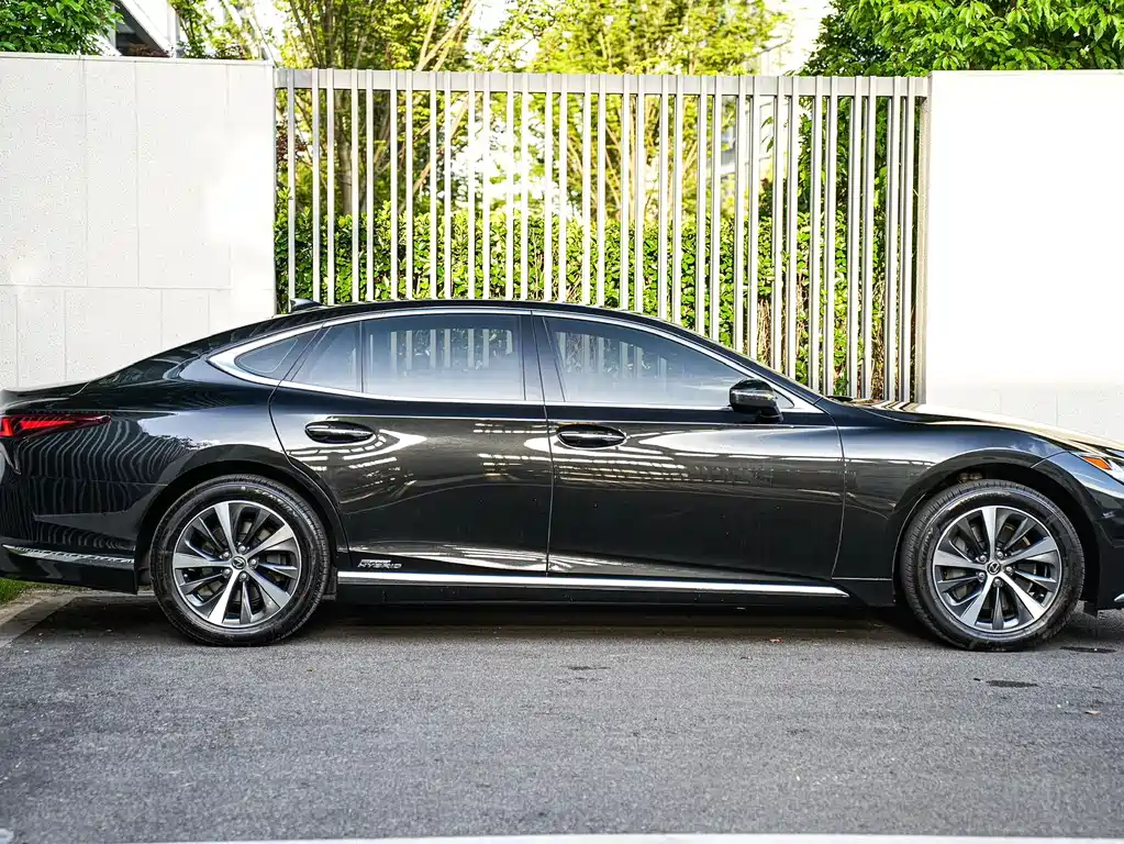 Lexus LS 500 h Outstanding