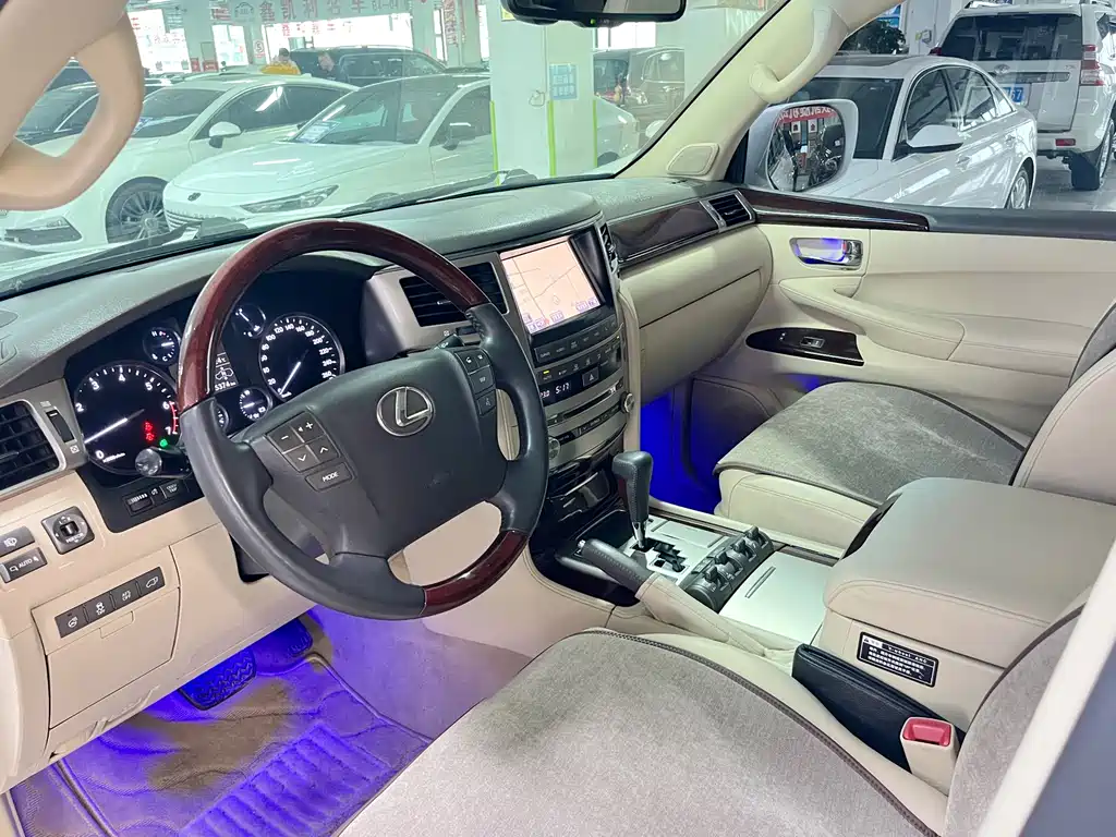 Lexus LX 570