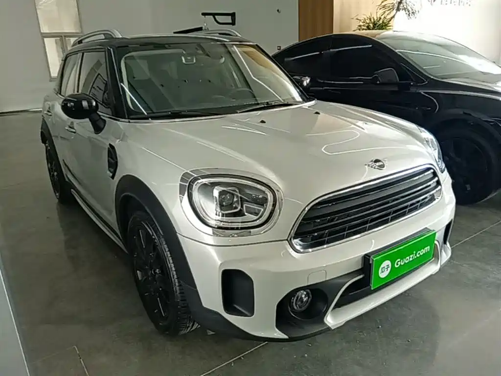 MINI COUNTRYMAN 1.5 T COOPER Connoisseur