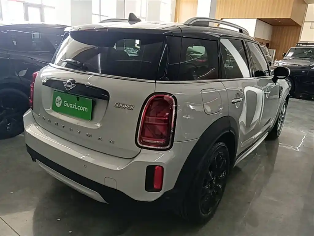 MINI COUNTRYMAN 1.5 T COOPER Connoisseur