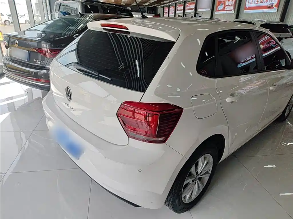 Polo Plus 1.5 L Auto Colorful Tech