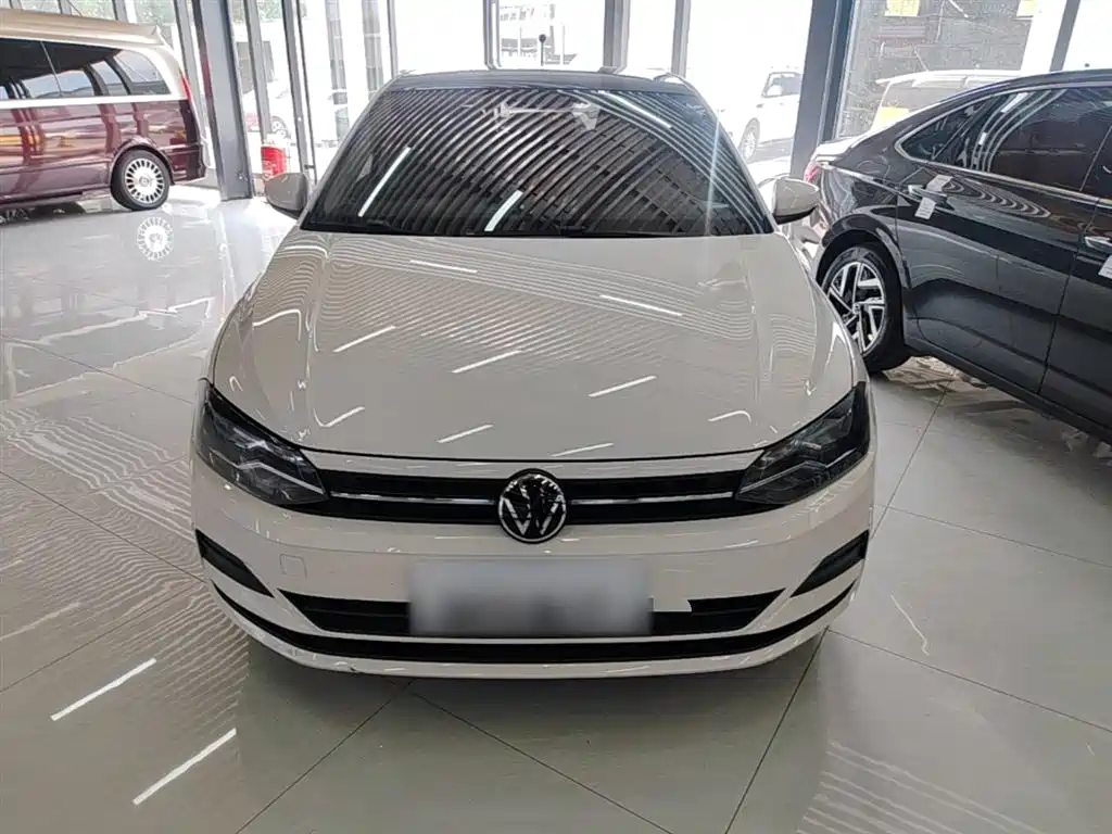 Polo Plus 1.5 L Auto Colorful Tech
