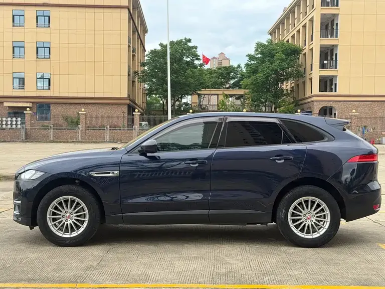 Jaguar F-PACE 2.0 T 2 WD Urban Premium