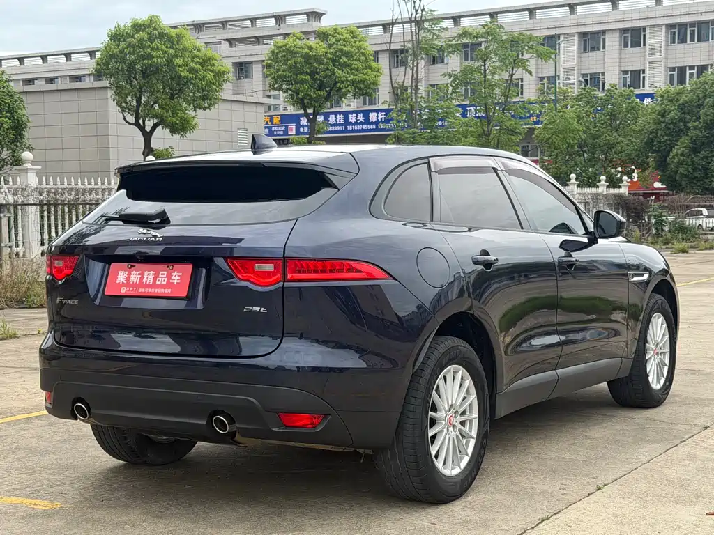 Jaguar F-PACE 2.0 T 2 WD Urban Premium