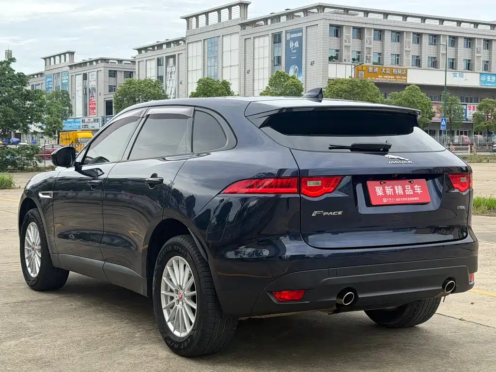 Jaguar F-PACE 2.0 T 2 WD Urban Premium