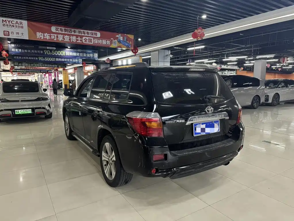 Highlander 2.7 L 2 WD 7-seat Luxury