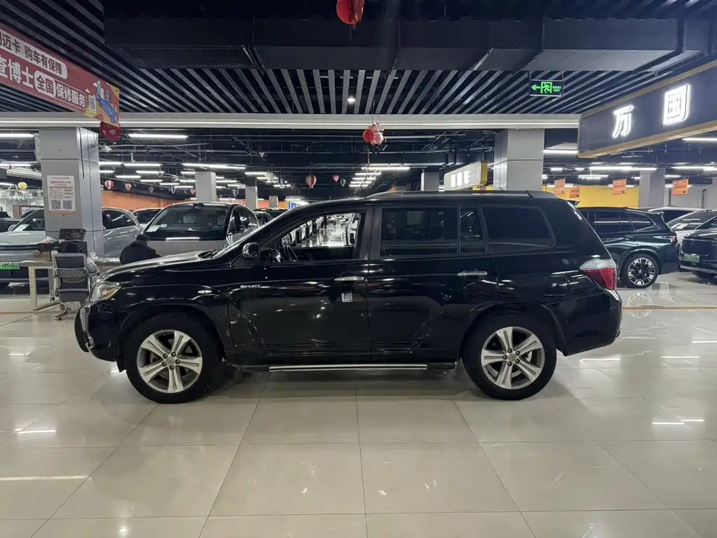 Highlander 2.7 L 2 WD 7-seat Luxury