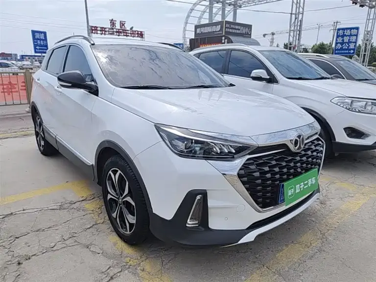 Baic Zhixing 1.5 T CVT Elite CN-V