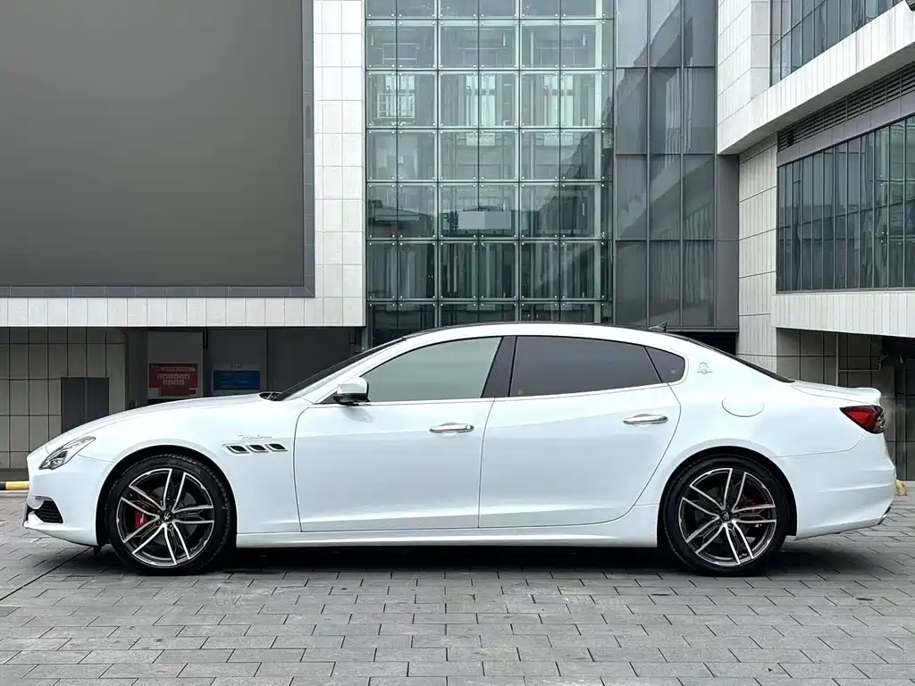 Quattroporte 3.0 T Standard