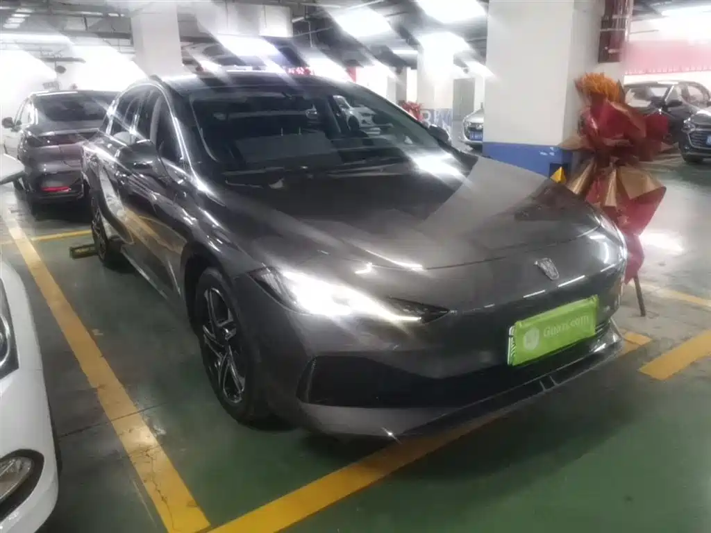 Roewe D7 DMH 125 km Outstanding