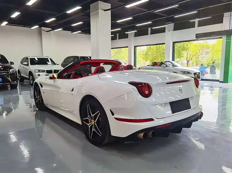 Ferrari California T 3.9 T Standard