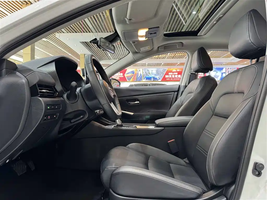 Sylphy 1.6 L CVT Joy