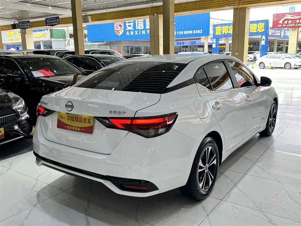 Sylphy 1.6 L CVT Joy