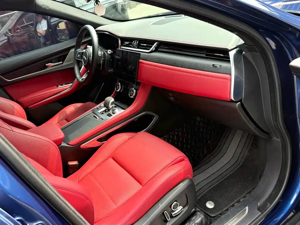 Jaguar F-PACE P250 R-Dynamic BLACK
