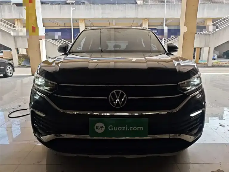Volkswagen Tayron X 330 TSI 2 WD Distinguished Connected