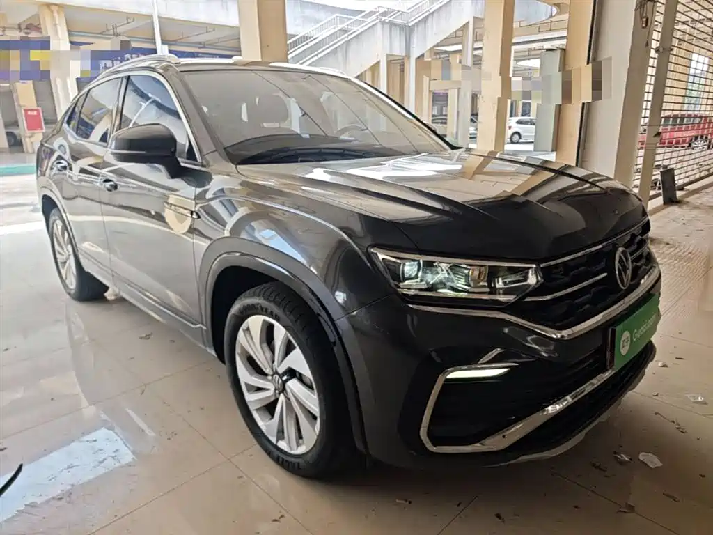 Tayron X 330 TSI 2 WD Distinguished Connected