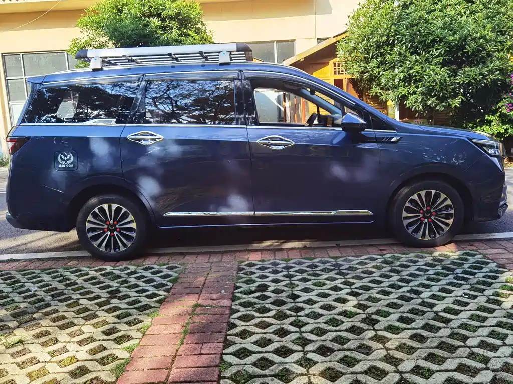 Wuling Jiachen 1.5 T CVT Premium Flagship