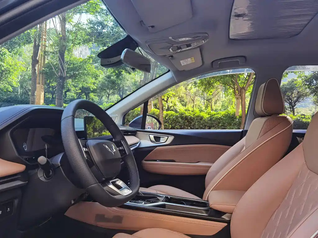 Wuling Jiachen 1.5 T CVT Premium Flagship