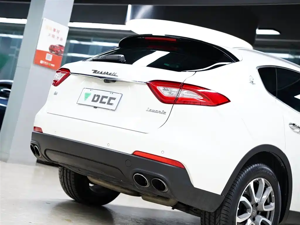 Levante 3.0 T Standard