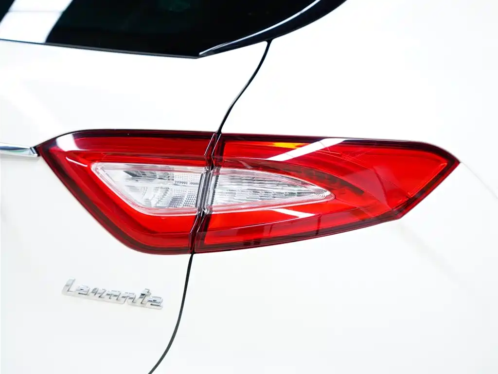 Levante 3.0 T Standard