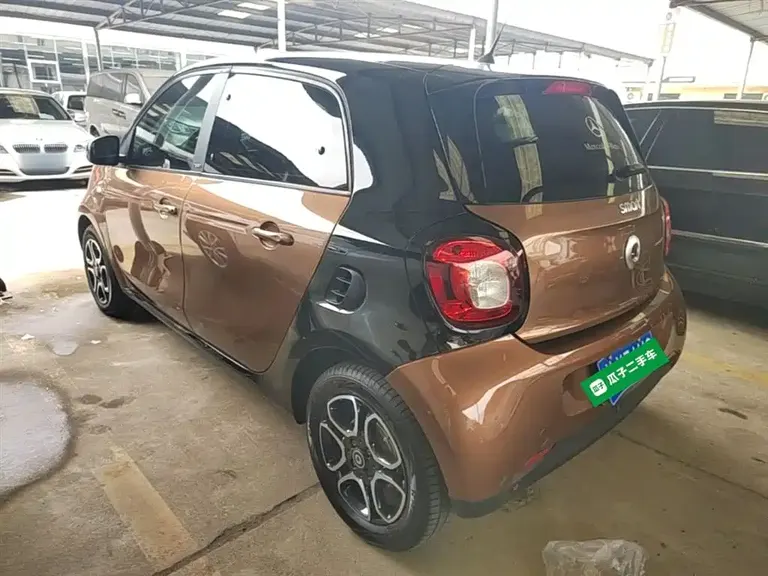 smart forfour 0.9 T 66 kW Pioneer