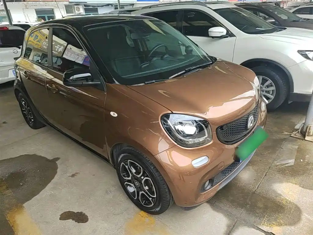 smart forfour 0.9 T 66 kW Pioneer