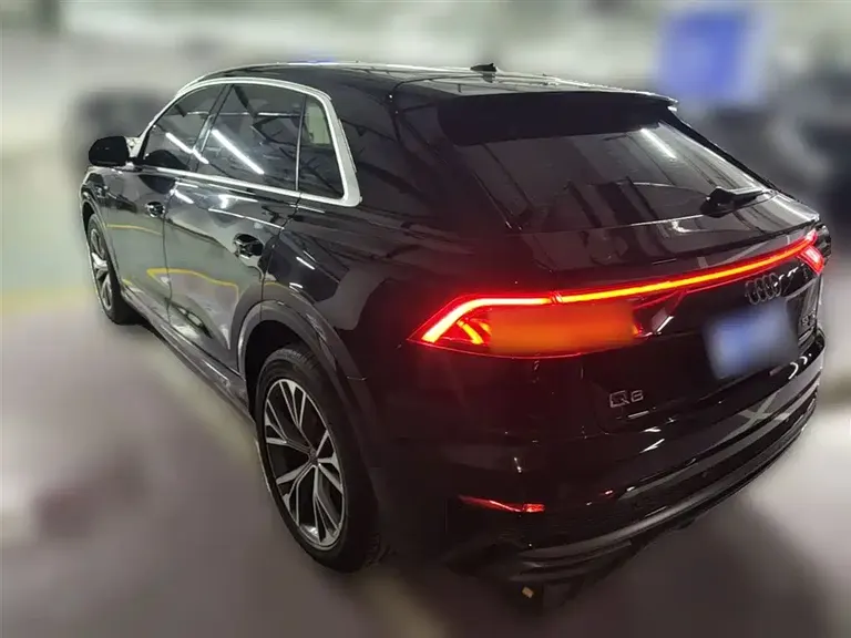 Audi Q8 55 TFSI Luxury Dynamic