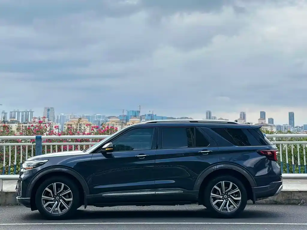 Explorer EcoBoost 285 4 WD Titanium 7-seat